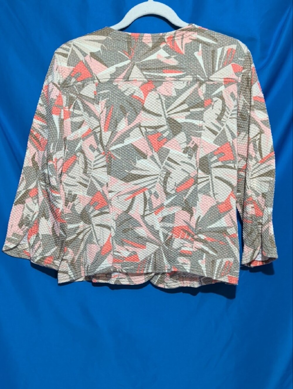 Ruby Rd. Size 14 Coral and Gray Leaf-Print Button Jacket - Picture 3 of 6